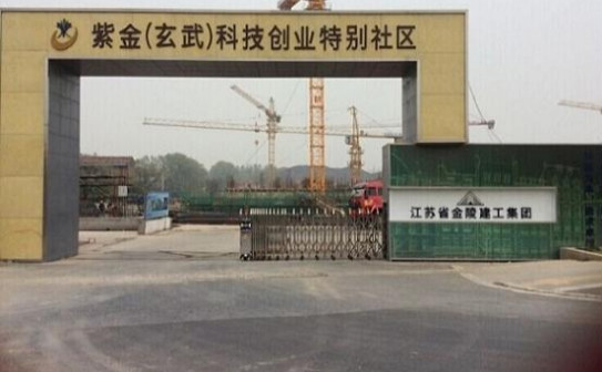 南京电动门厂家在发展中要有忧患意识