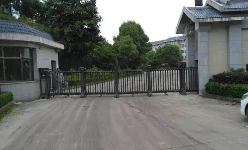 南京电动门方便了我们生活